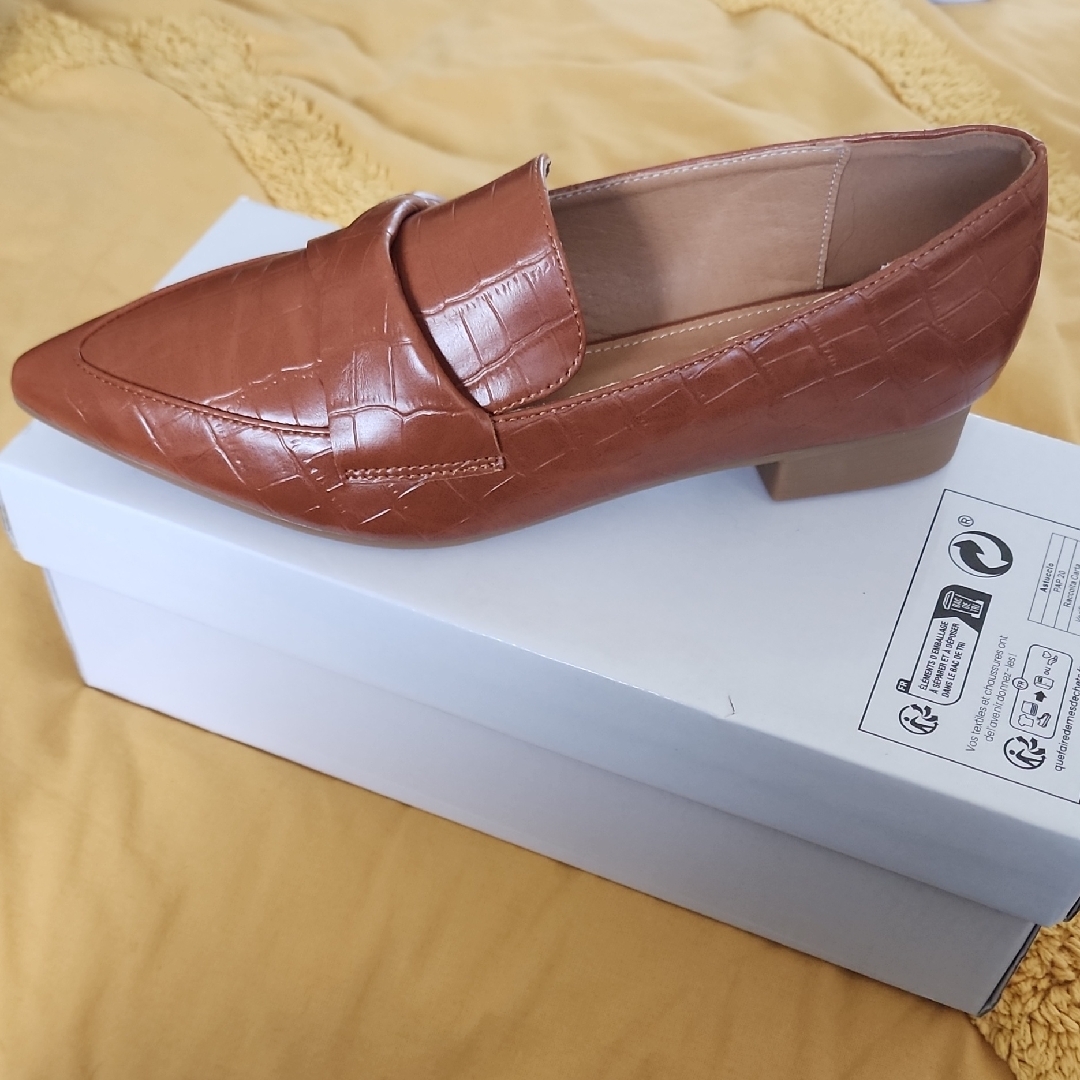 Brown Crocodile Pattern Loafers